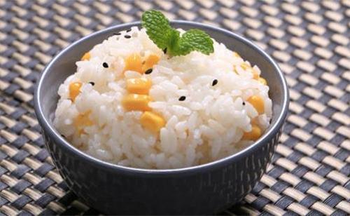 餐飲業(yè)作為國(guó)內(nèi)傳統(tǒng)的服務(wù)行業(yè)之一擁有巨大的市場(chǎng)潛力